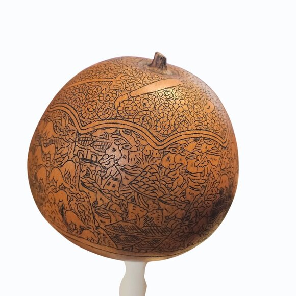 Vtg. Peruvian 2.25" Storyteller Gourd Rattle Hand Etched Ethnic Village Life - Picture 4 of 16